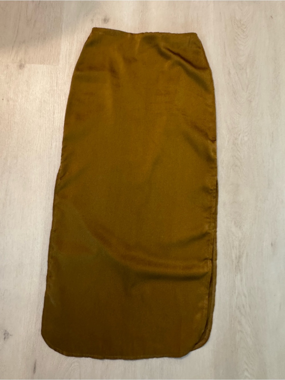 Sleek High-Waist Midi Skirt in Mustard size small